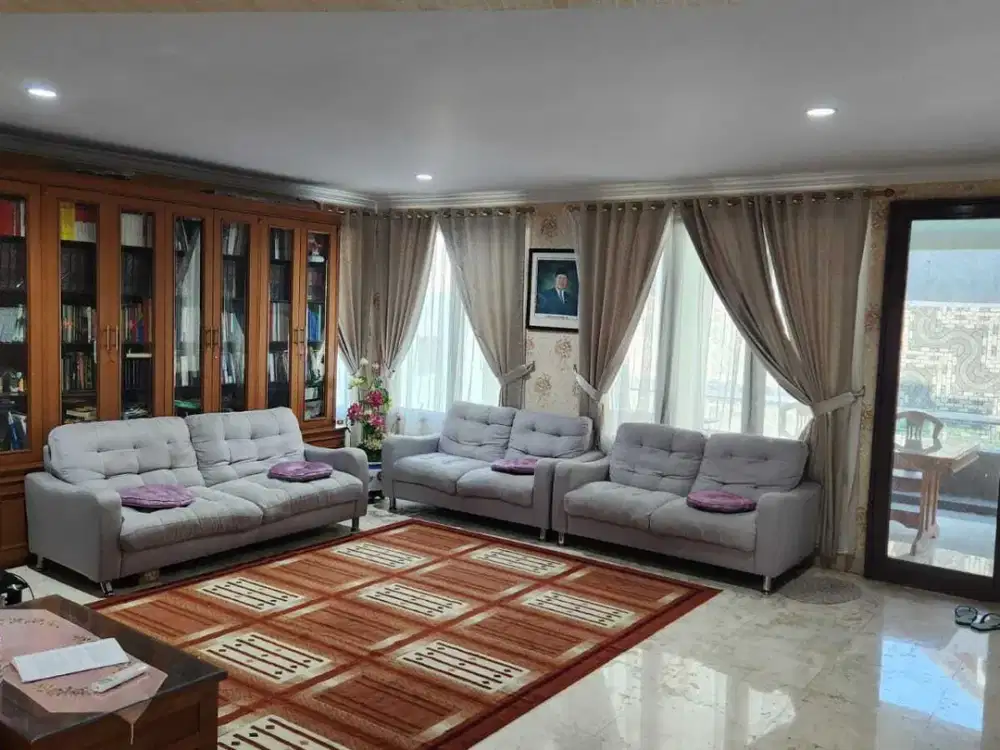 Rumah Klasik Modern Asri di Lippo Karawaci Tangerang 1K90005H