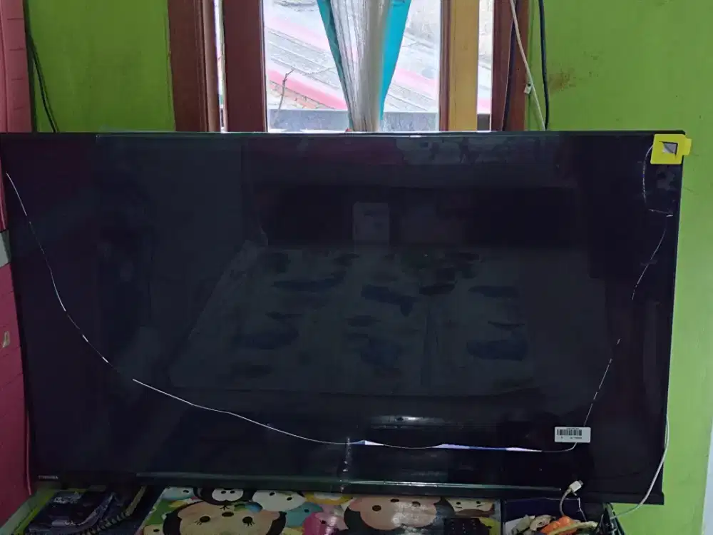 Tv Toshiba 40 inchi android tv minus LCD aj