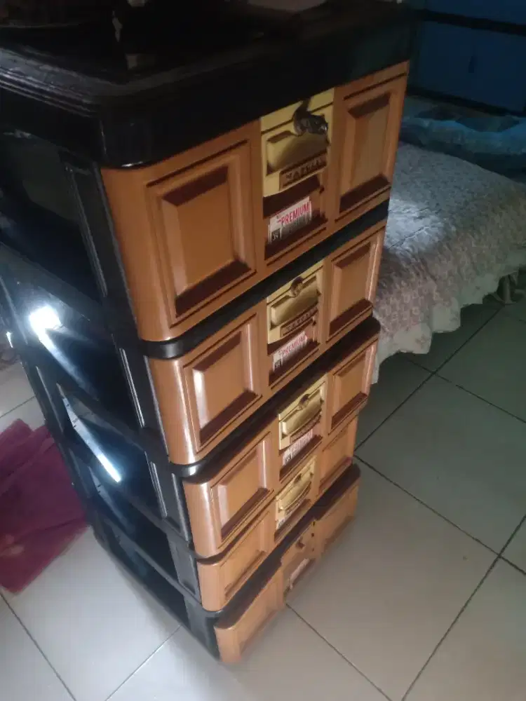 Lemari pelastik 4 susun no minus