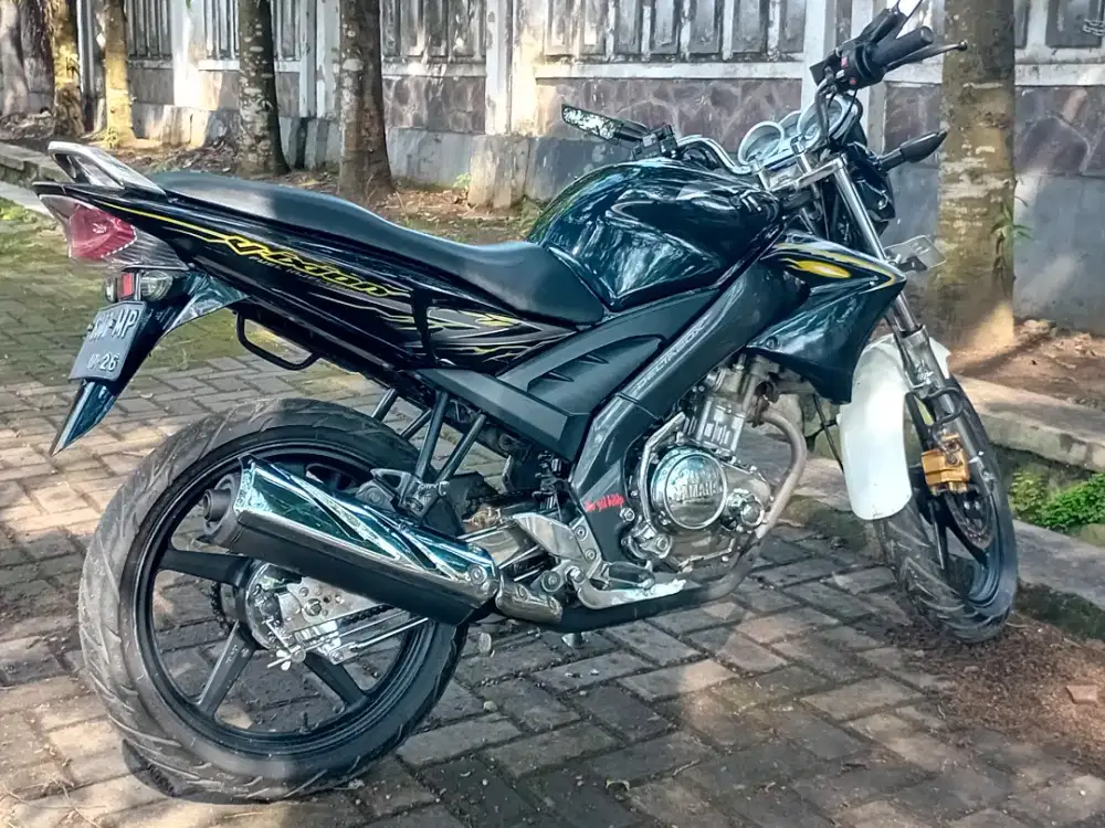 Vixtion 3ci 2011 warna putih di stnk,Plat E