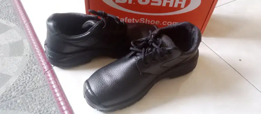 Sepatu safety dr.osha size 41 & 42