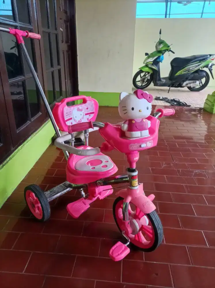 Sepeda anak hello Kitty