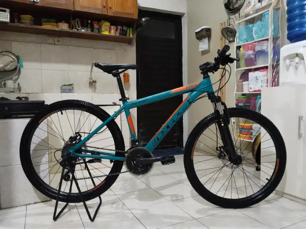 Sepeda polygon Monarch