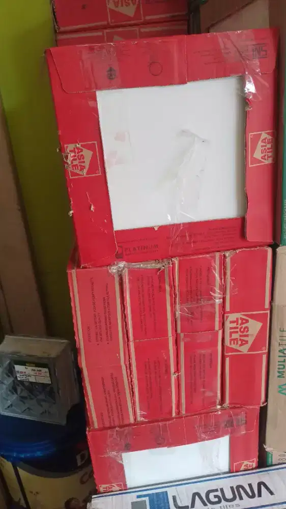 Keramik Putih Asia tile