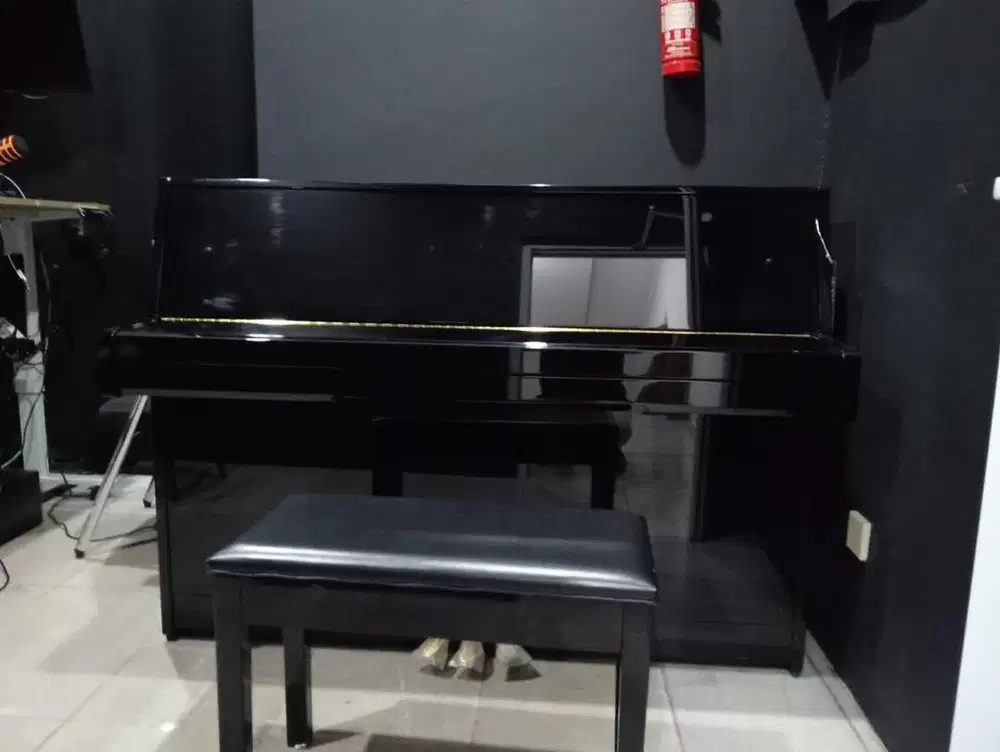 Piano Yamaha JU109PE Black - Bekas - 23 juta - Kondisi 99% Like New