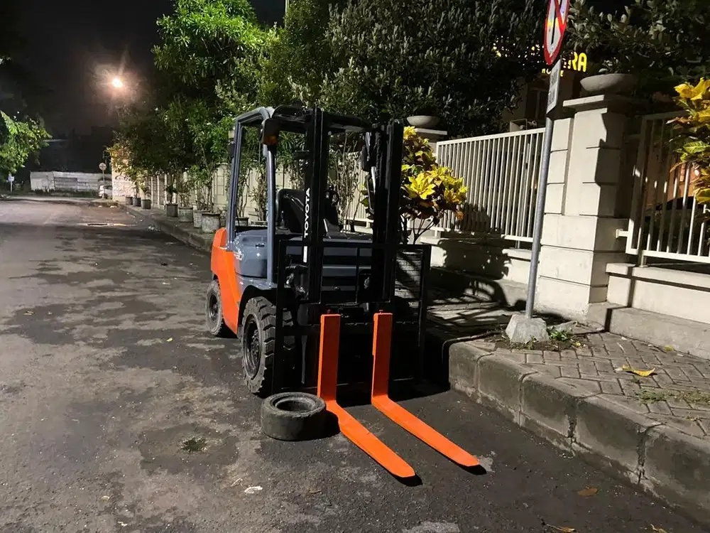 Forklift Toyota Bekas 3 Ton bekas bergaransi