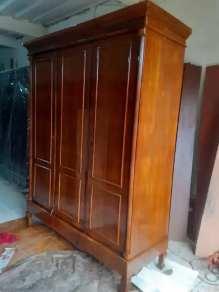Lemari kayu jati 3 pintu bekas dah melamin di bogor
