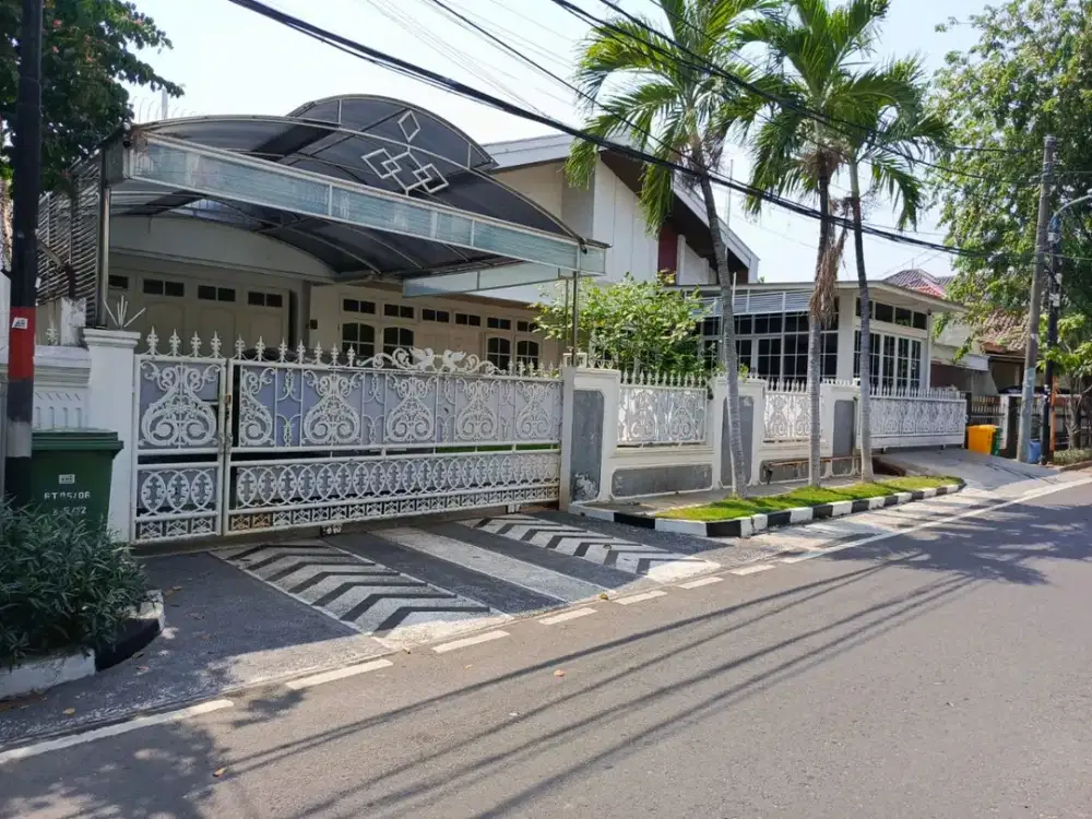Rumah di Cempaka Putih Tengah, Hanya 5 Menit ke Tol Cempaka Putih