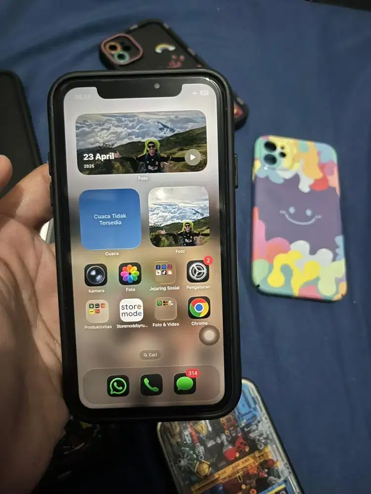 Iphone 11 128 garansi ibox