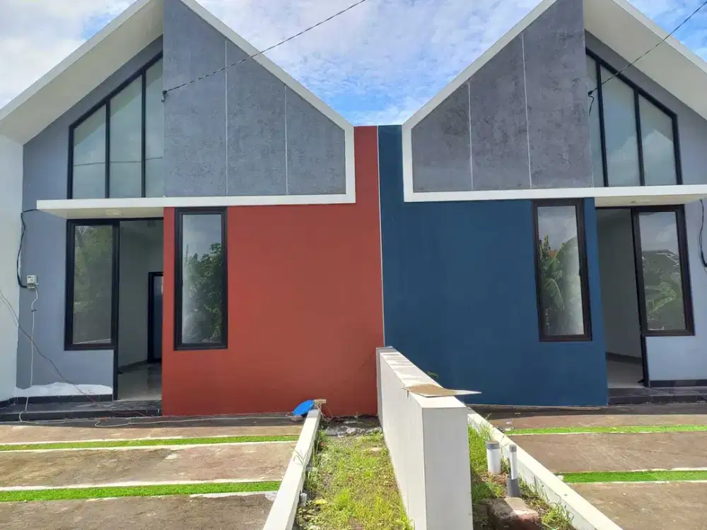 Rumah murah dekat jalan raya taman