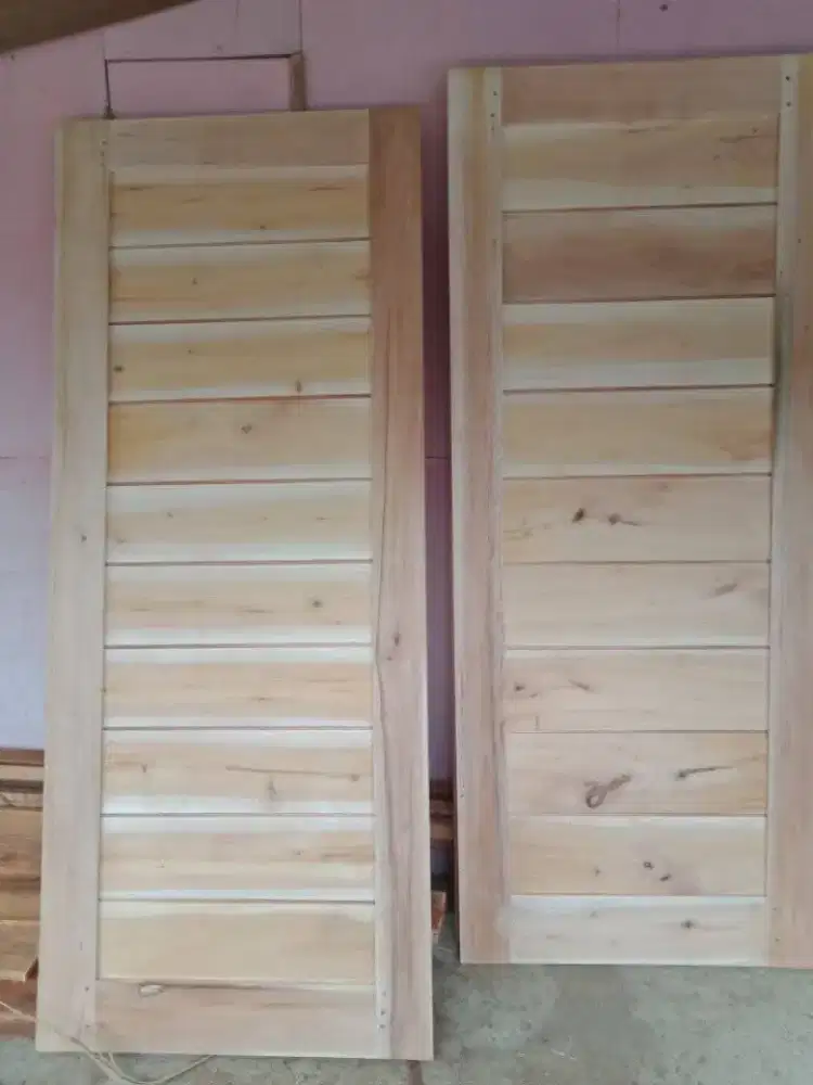 Pintu set kusen kayu mahoni