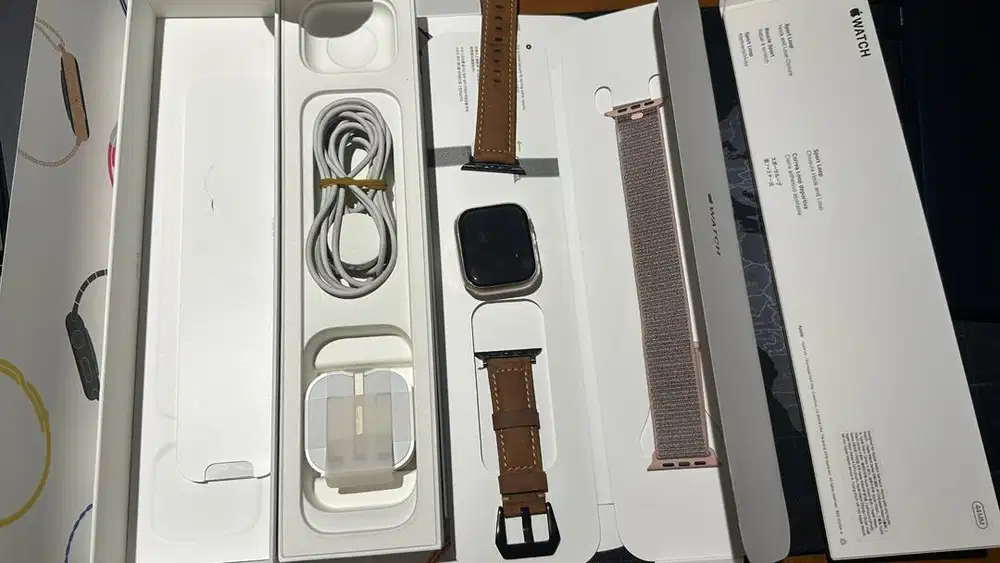 Apple watch series 4 size 44mm Gold Aluminum Pink Sand Loop
