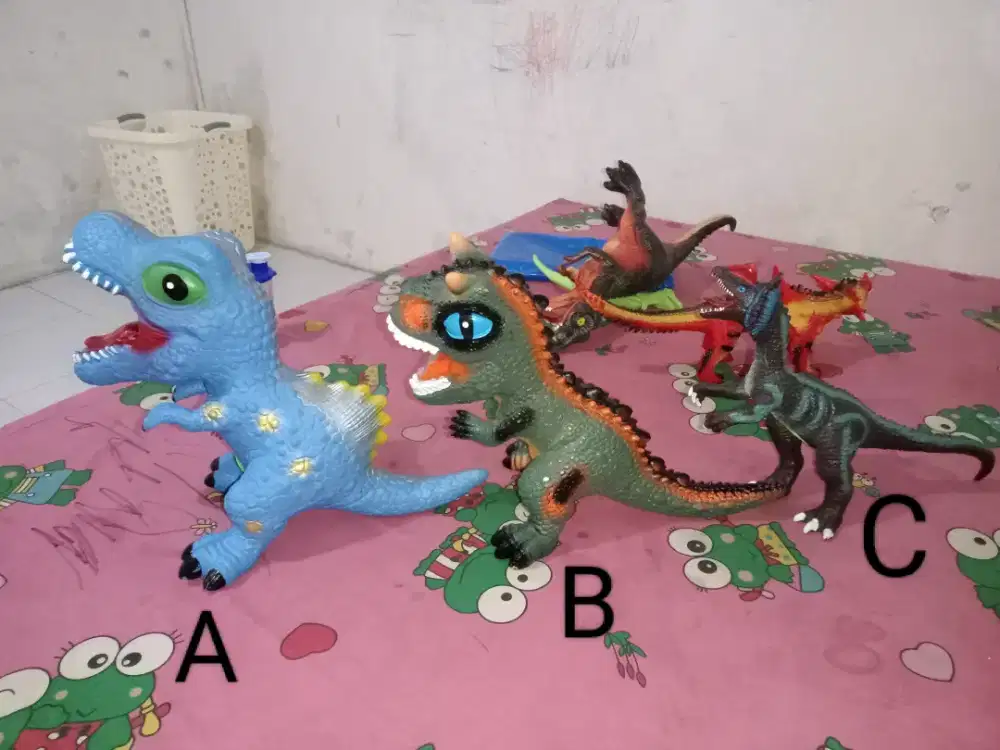 MAINAN JUMBO DINOSAURUS