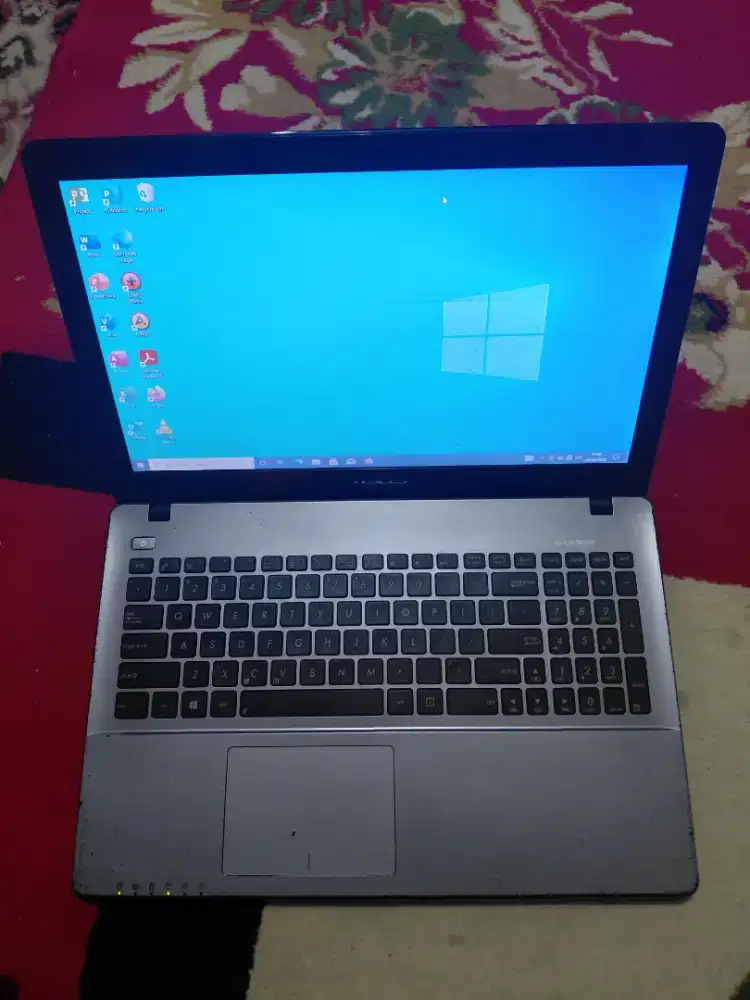 ASUS X550Z AMD A10-7600P DUALVGA RAM8 SSD128+500GB