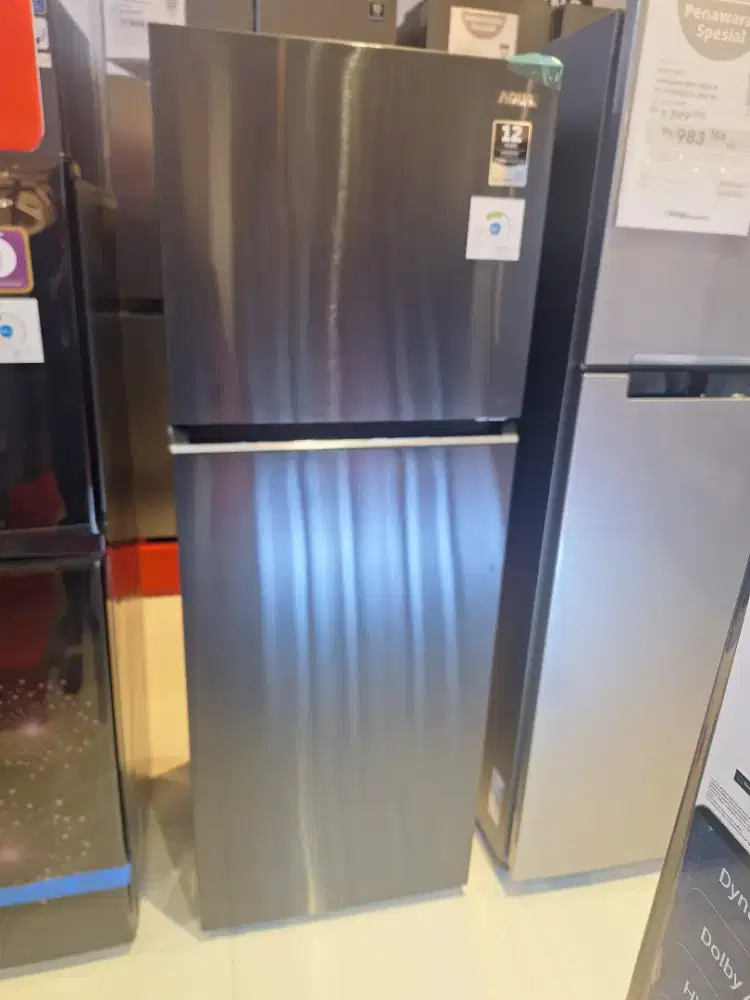 Kulkas aqua 2 pintu kapasitas 225l