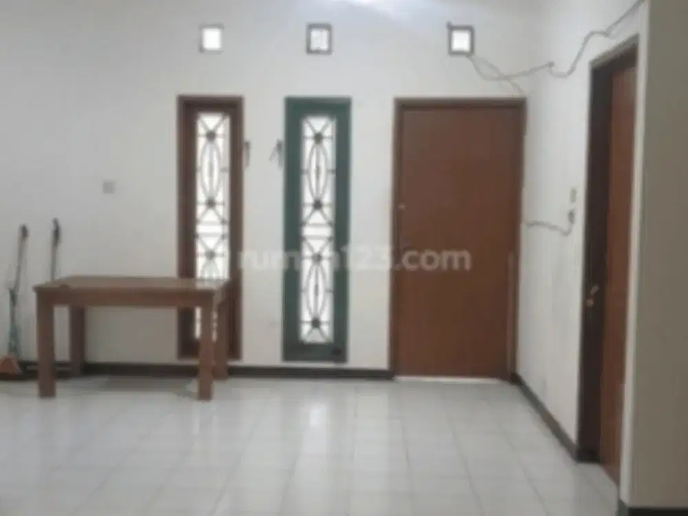 Rumah sewa murah bersih sudah renovasi, Taman Kopo Indah