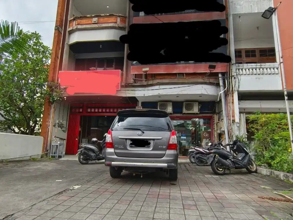 Disewakan Ruko 3 lantai Di Teuku Umar raya.