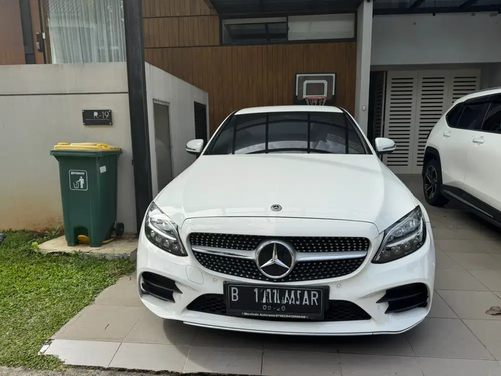 Mercedes-Benz C200 2021 Bensin