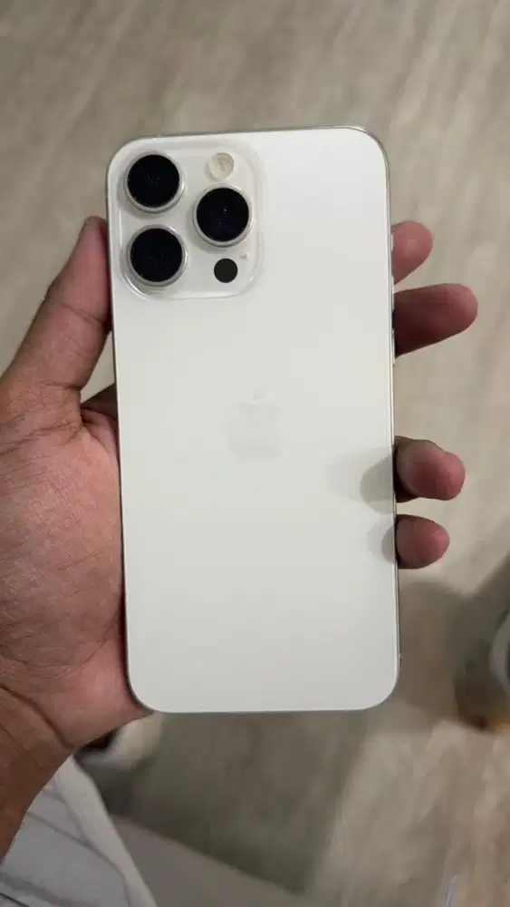 Dijual Iphone 15 Pro Max 256GB White Titanium