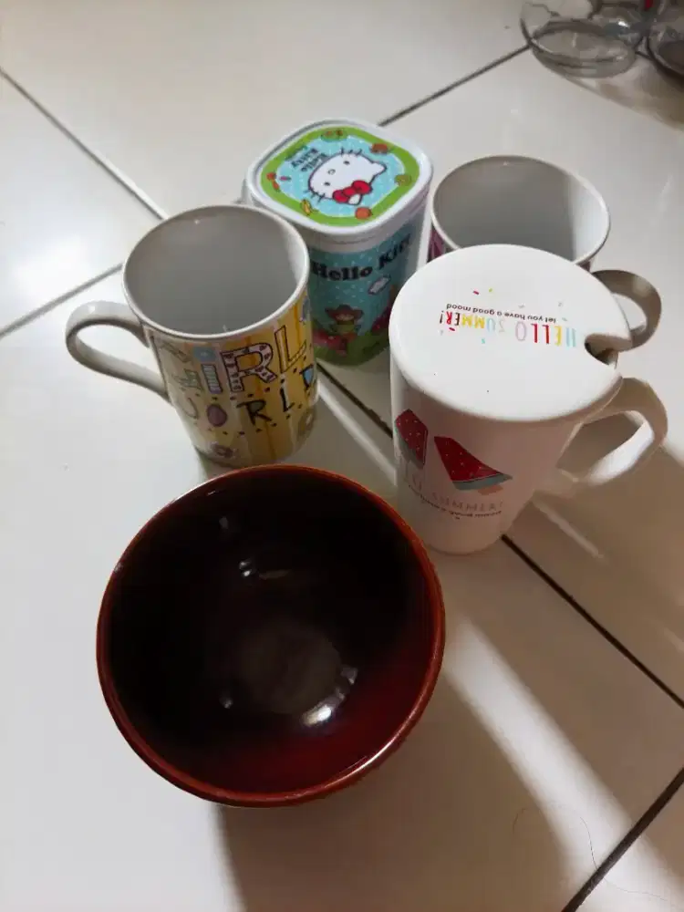 Gelas dan mangkok bahan keramik dan melamin