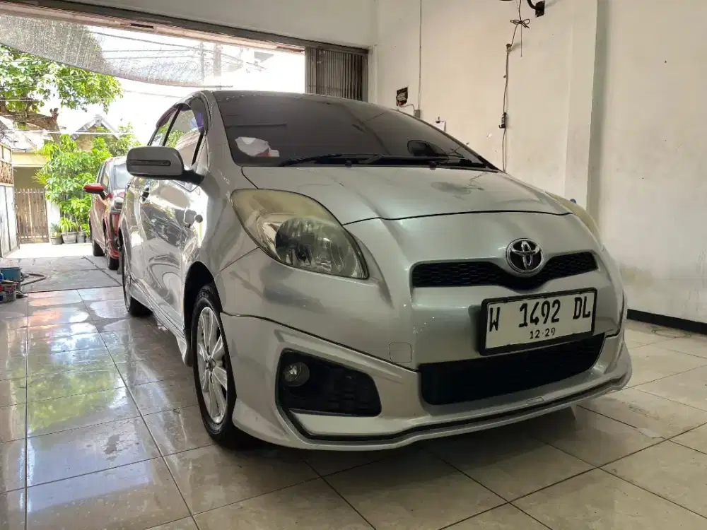 Toyota Yaris J 1.5 Matic th 2013