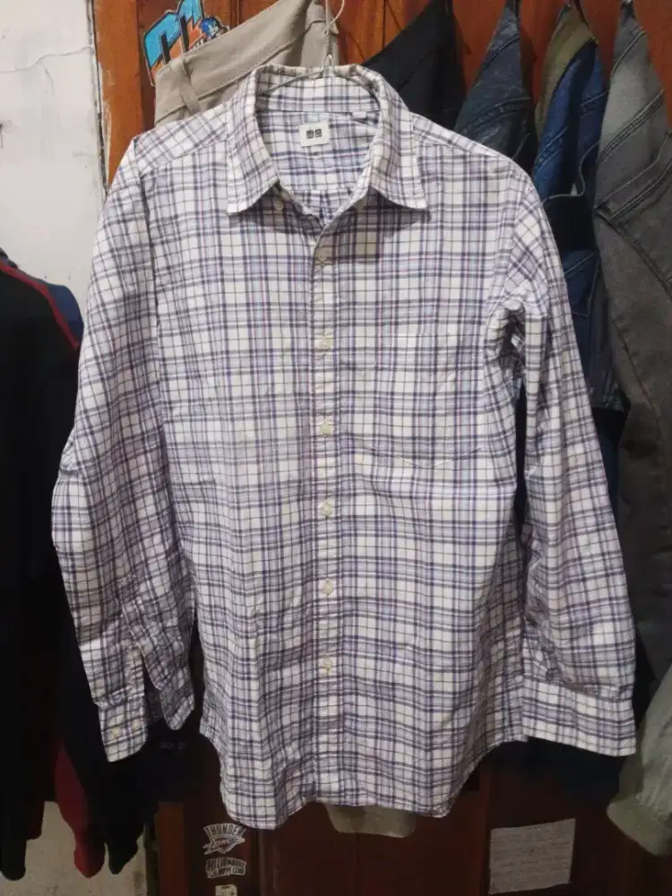 KEMAJA UNIQLO SIZE M FIT L