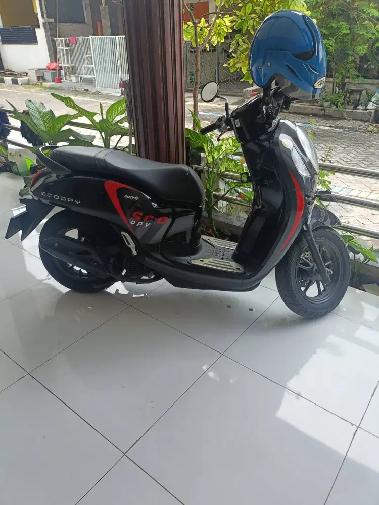 SCOOPY SPORTY 2022 16 JT