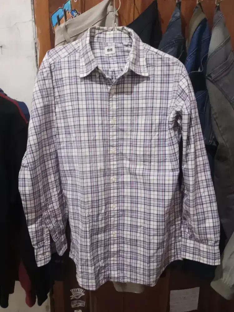 KEMAJA UNIQLO SIZE M FIT L