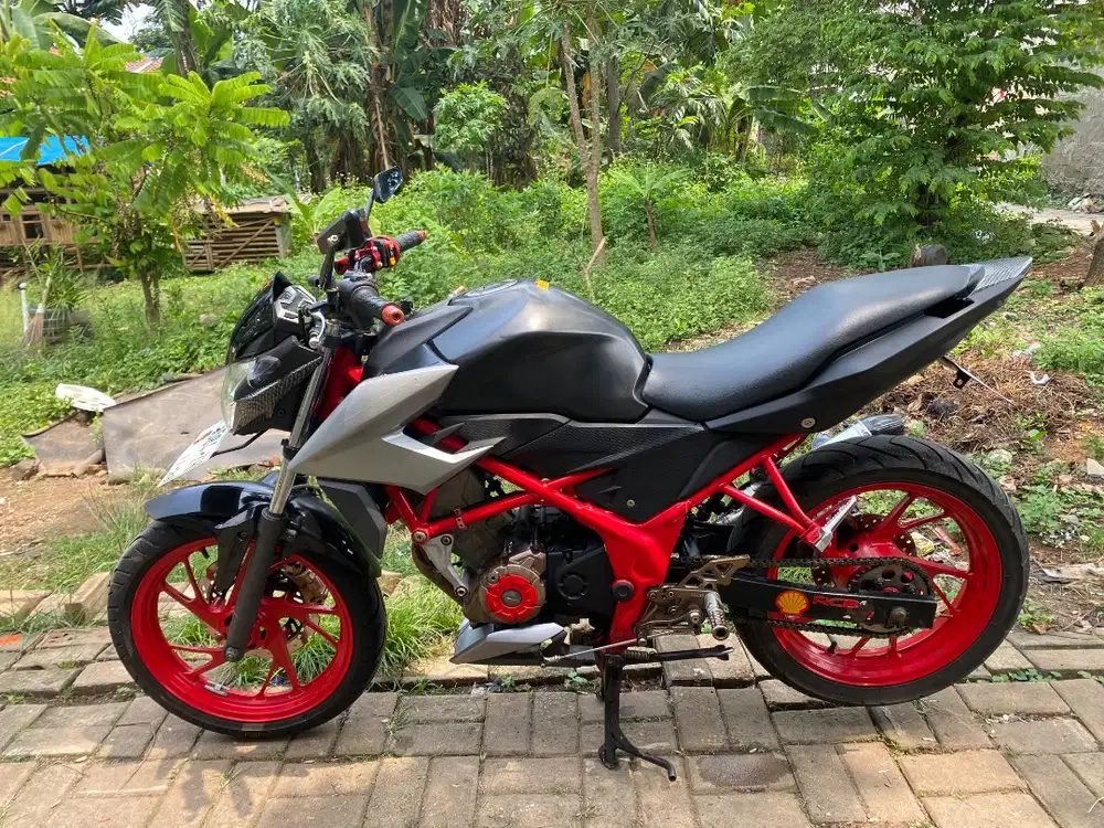 CB 150 R street 2016