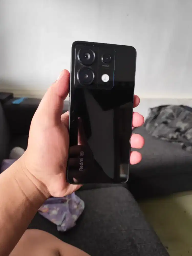 Redmi Note 13 pro 5G Ram 8/256 HP dan charger 99% mulus