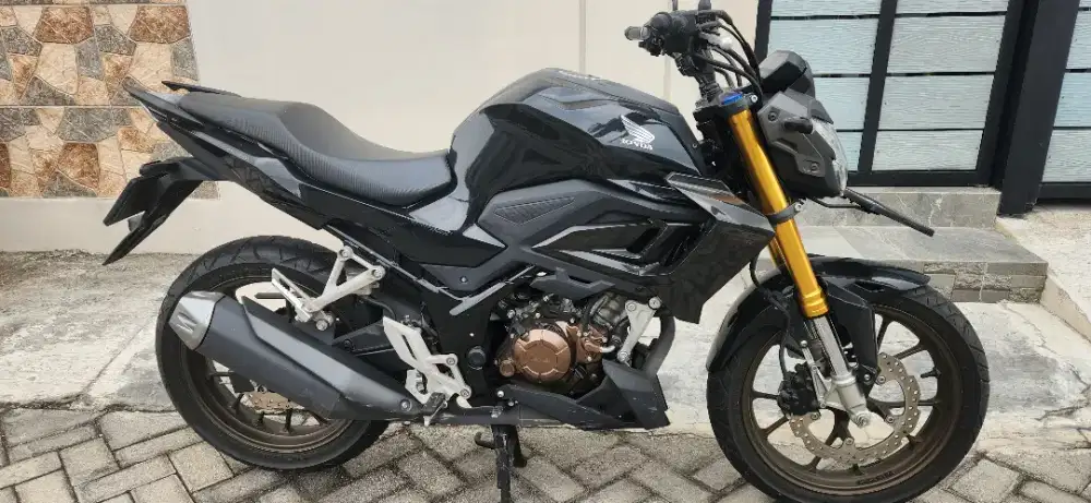 DIJUAL!! SEPEDA MOTOR HONDA CB 150 R TAHUN 2022 WARNA MATTE BLACK