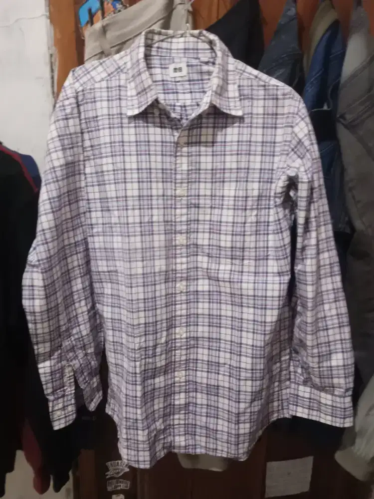 KEMEJA UNIQLO SIZE M FIT L