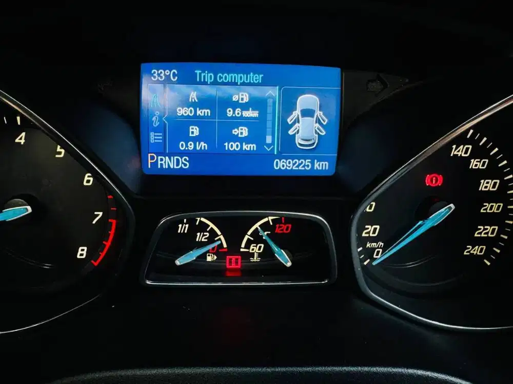 Ford Focus HatsBack Low KM, Tgn1 Siap Pakai.