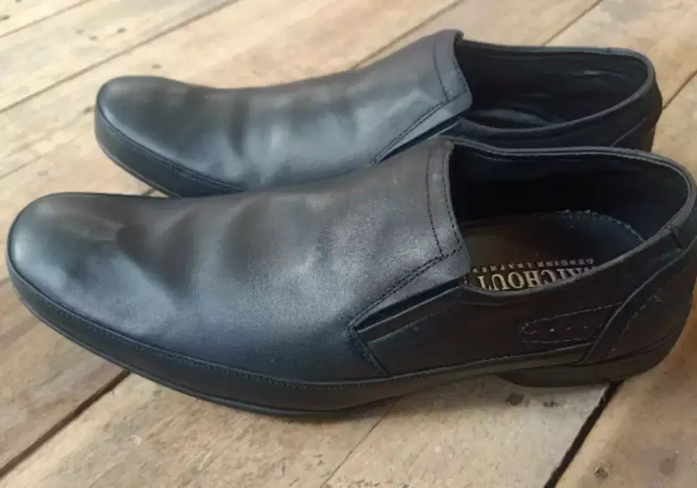 Sepatu watchout original