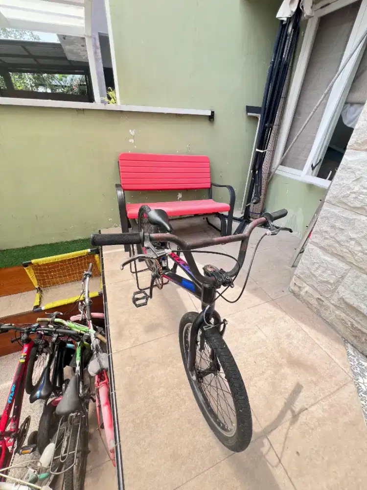 Sepeda Polygon Rogue Hitam