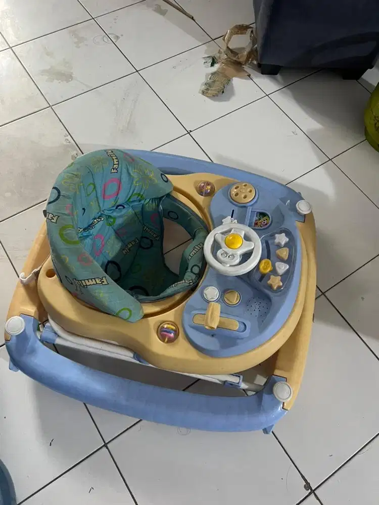 BABY WALKER MERK FAMILY BEKAS