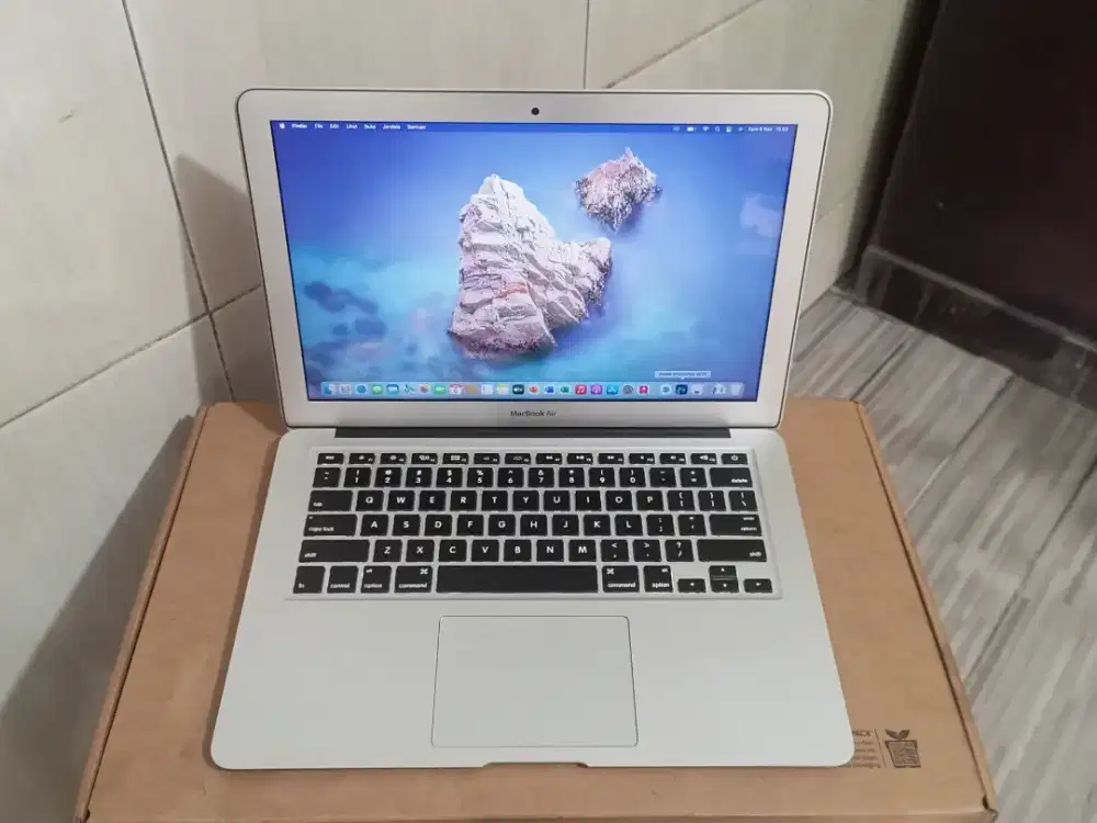 Jual laptop MacBook Air 13-3inch 2017,Intel Core i5, RAM 8/500 GB