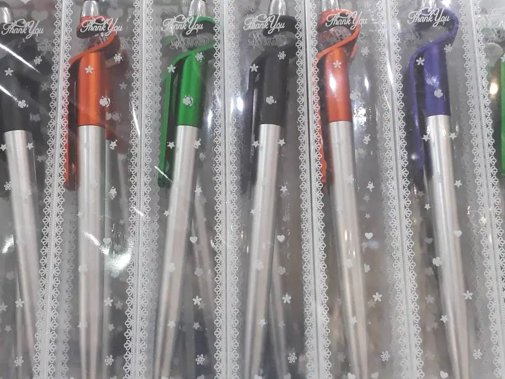 Souvenir pulpen box mika