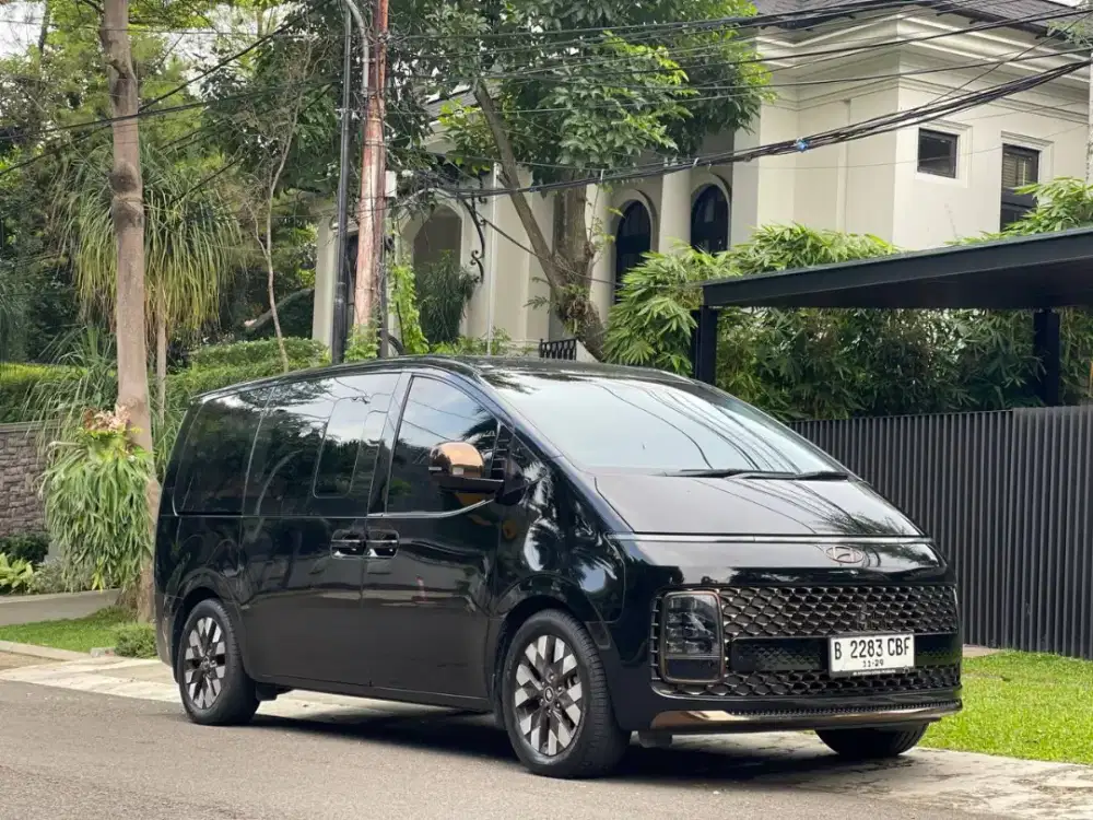 Hyundai Staria 2.2L 2WD Signature 9 Seater Solar AT 2022 Hitam