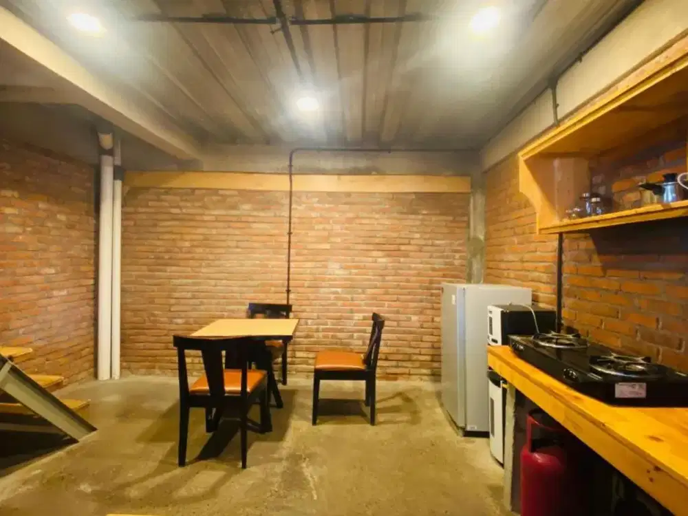 Guest House 2 Lantai Type Modern Industrial Disewakan, Mengwi Area