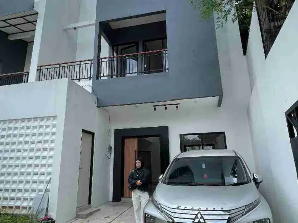 Dijual Rumah Baru Full Furnished ada Kolam Renang dan Rooftop di Slipi