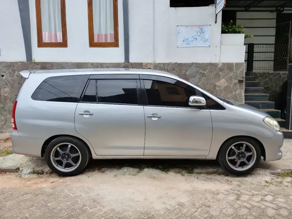 Innova V 2005 matic bensin