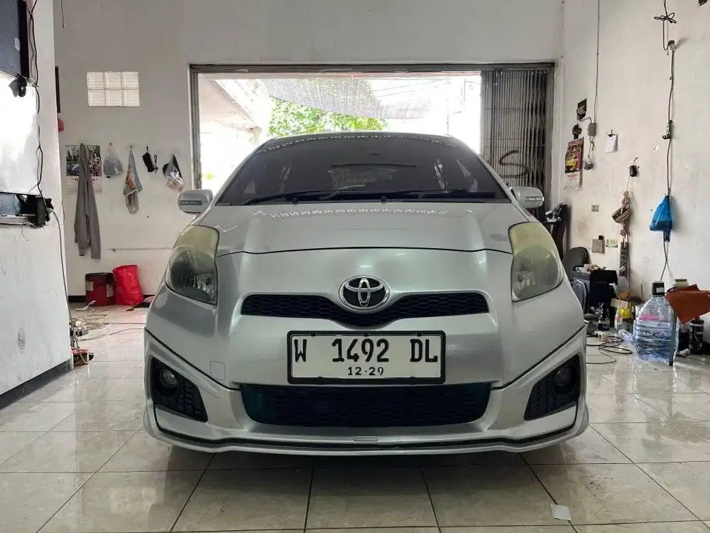 TOYOTA YARIS J 1.5 MATIC 2013