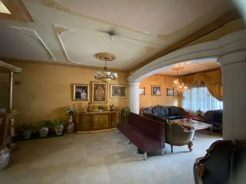 Dijual Rumah Megah dan Luas di Kemang Pratama 2 Bekasi