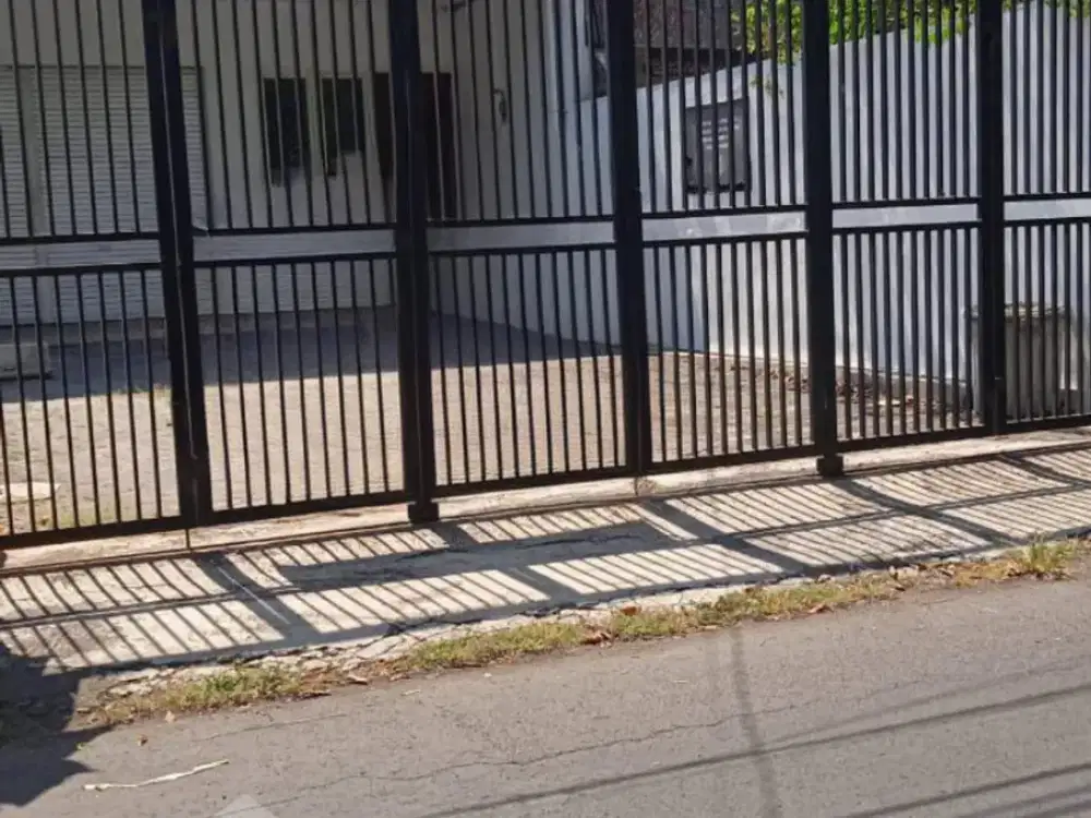 Disewakan rumah 2 lt Ex Resto siap pakai Surabaya Timur, Dharmahusad, Unair, Soekarno Hatta-Merr, kampus WM