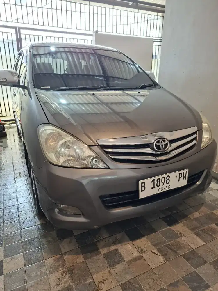 Dijual Toyota Innova 2010 Type G Matic