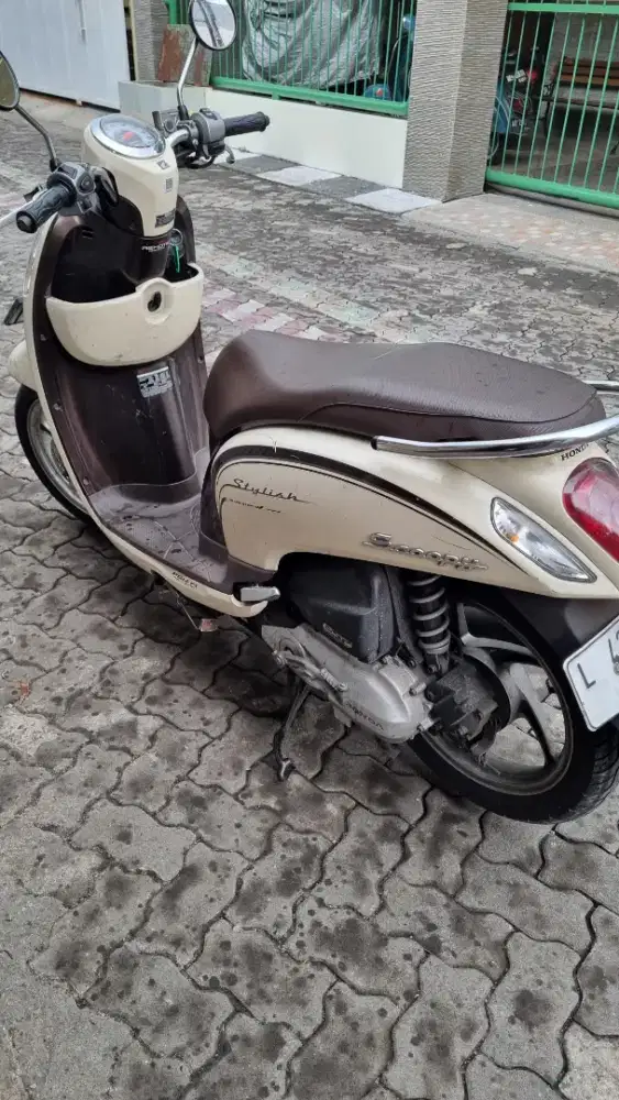 dijual motor honda scoopy 2015