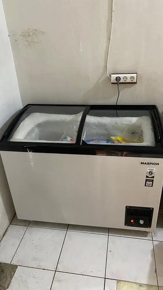 FREEZER MASPION UFH-300C-FK (HITAM)