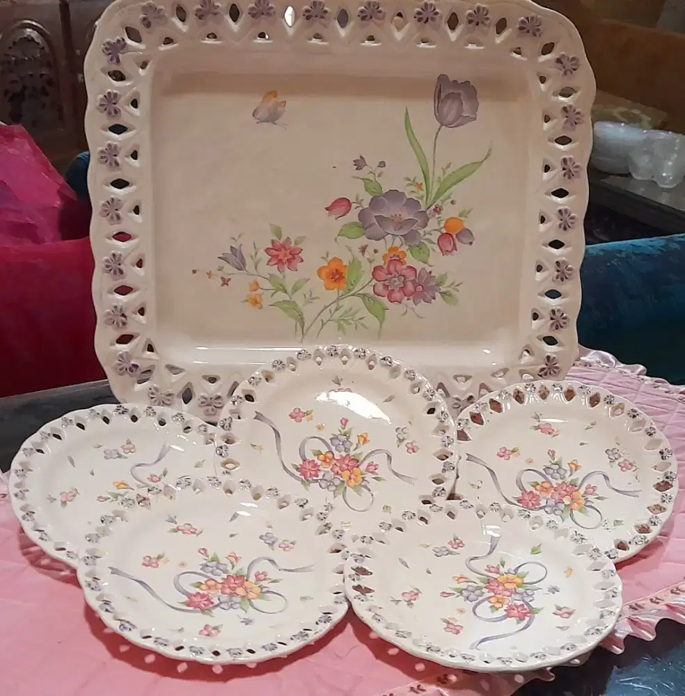 Piring antik Jepang Set.