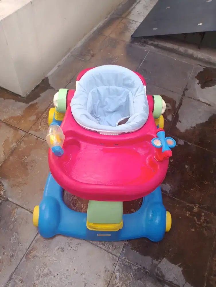Preloved baby walker